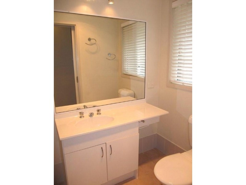 24 Damson Place, Elanora QLD 4221