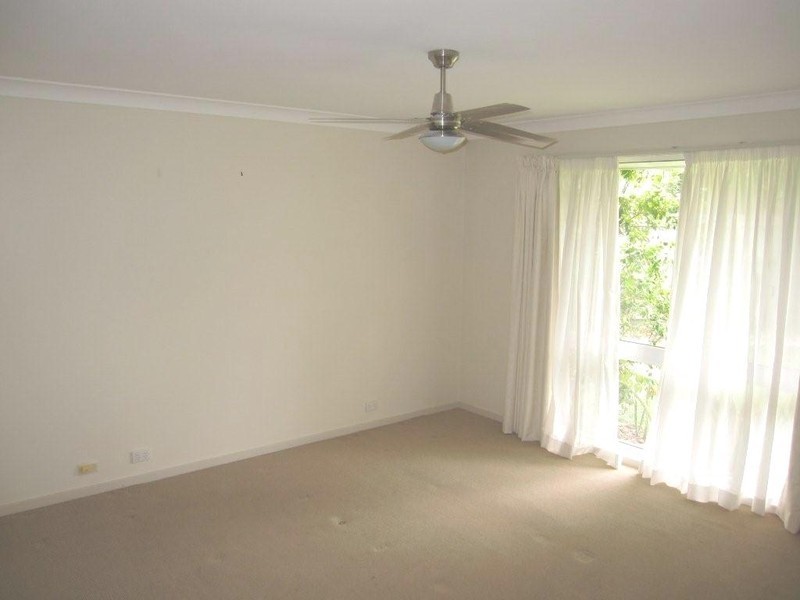 24 Damson Place, Elanora QLD 4221