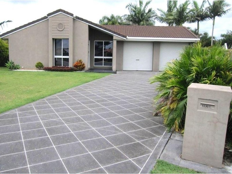 24 Damson Place, Elanora QLD 4221