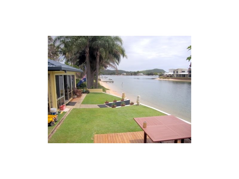 122 Mallawa Drive, Palm Beach QLD 4221