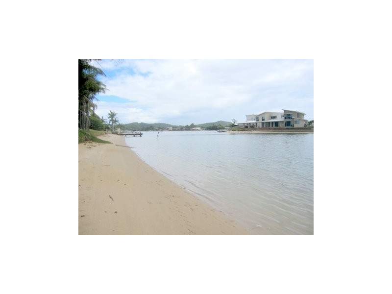 122 Mallawa Drive, Palm Beach QLD 4221