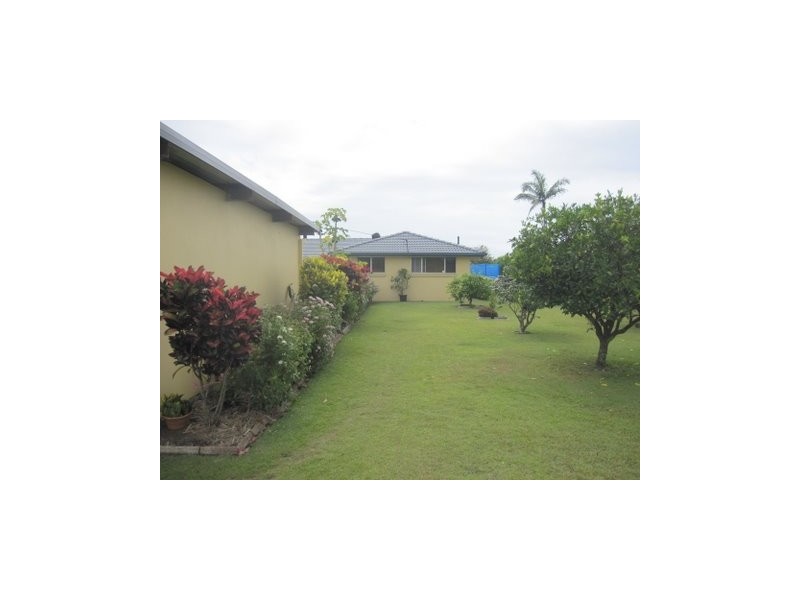 122 Mallawa Drive, Palm Beach QLD 4221