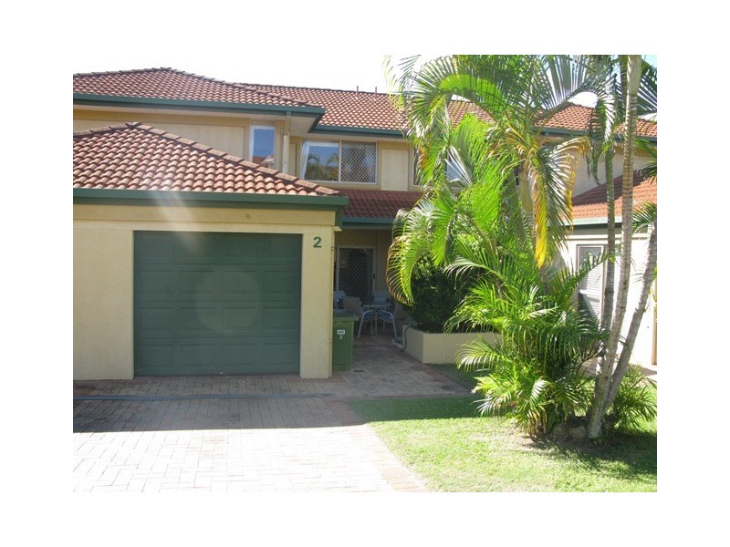 2/152 Palm Meadows Drive, Carrara QLD 4211