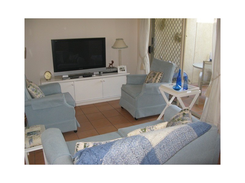 2/152 Palm Meadows Drive, Carrara QLD 4211