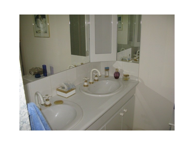 2/152 Palm Meadows Drive, Carrara QLD 4211