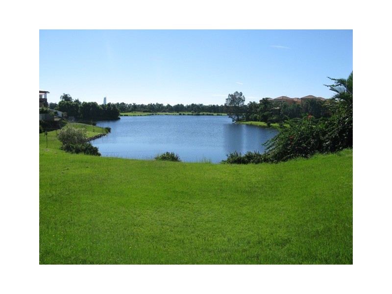 2/152 Palm Meadows Drive, Carrara QLD 4211