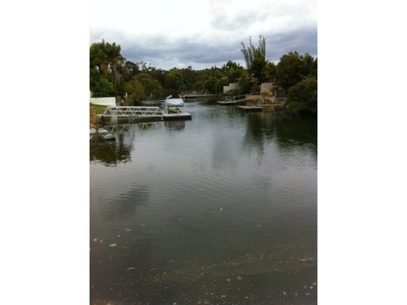 27 Pacific Blvd, Broadbeach Waters QLD 4218