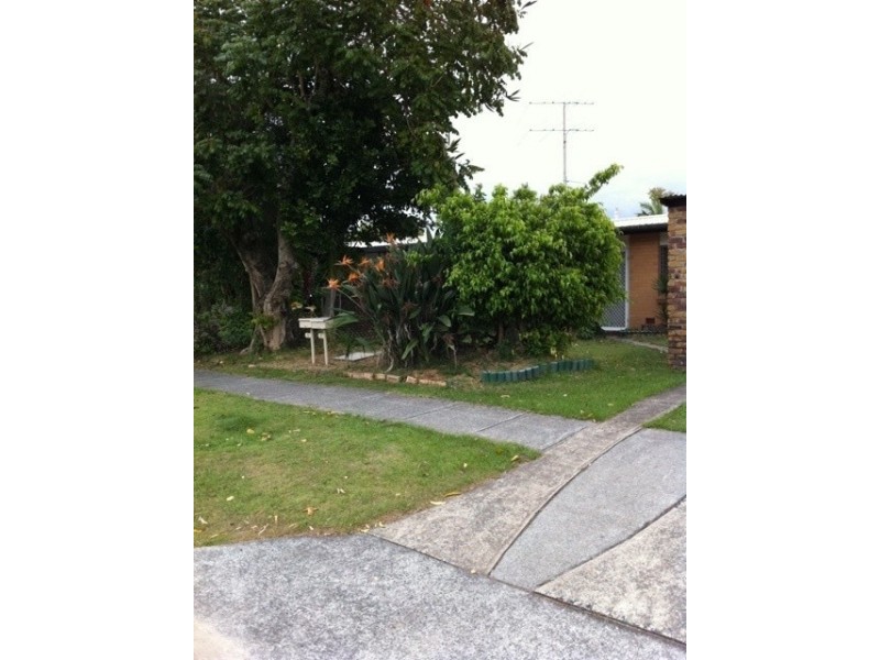 27 Pacific Blvd, Broadbeach Waters QLD 4218
