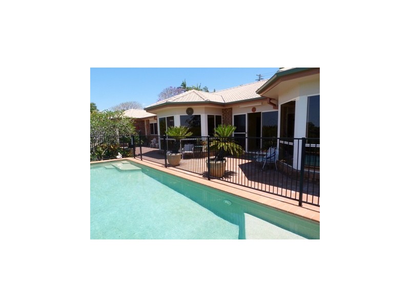 8 Westminster Blvd, Elanora QLD 4221