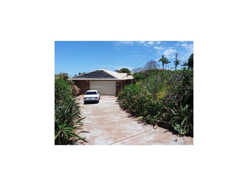 8 Westminster Blvd, Elanora QLD 4221