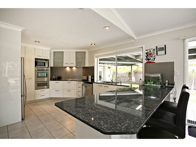 12 Kentia Court, Elanora QLD 4221