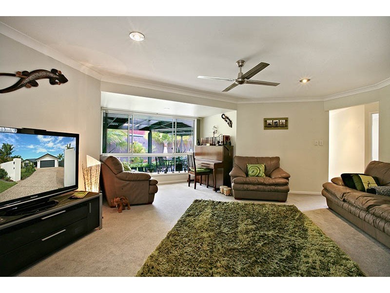 12 Kentia Court, Elanora QLD 4221