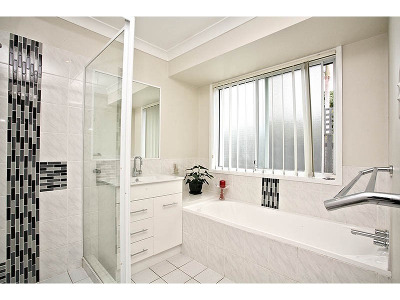 12 Kentia Court, Elanora QLD 4221