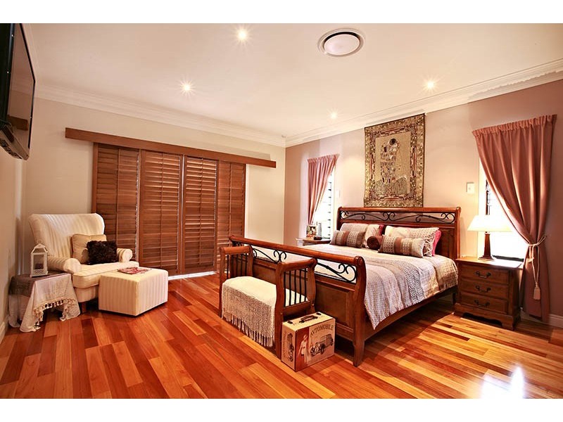 38 Whitsunday Drive, Currumbin Waters QLD 4223