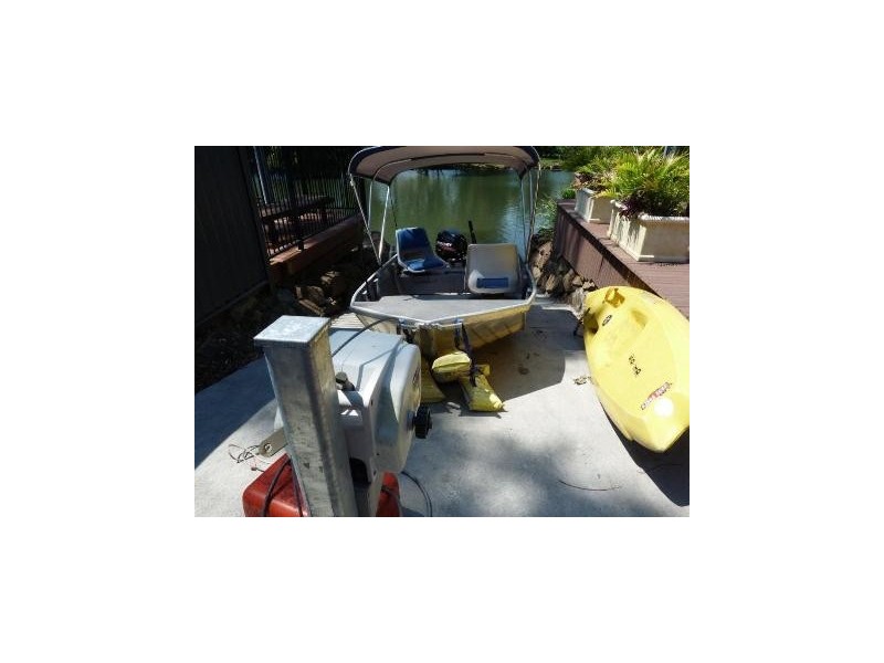 38 Whitsunday Drive, Currumbin Waters QLD 4223