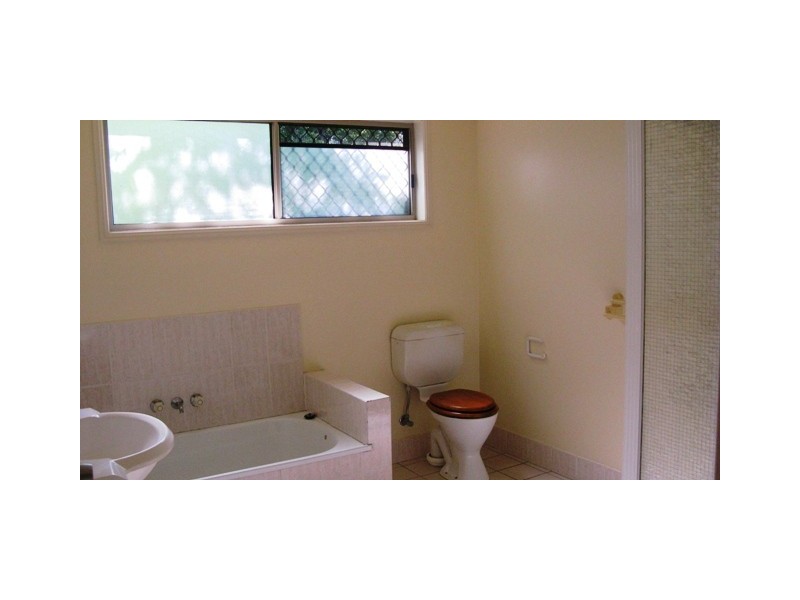 25 Cosmos Street, Elanora QLD 4221