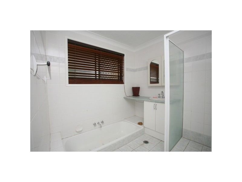 4 The Lakes Drive, Tweed Heads West NSW 2485