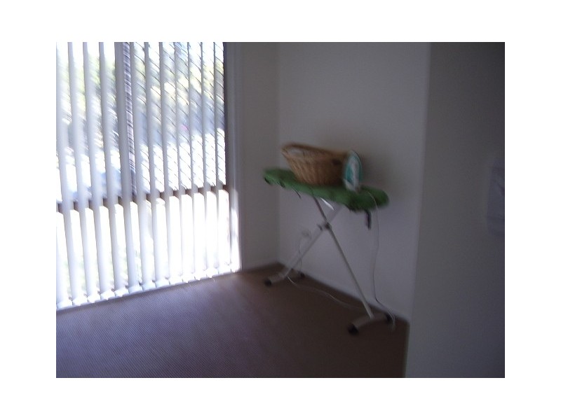 1/8  Sara st, Ashmore QLD 4214