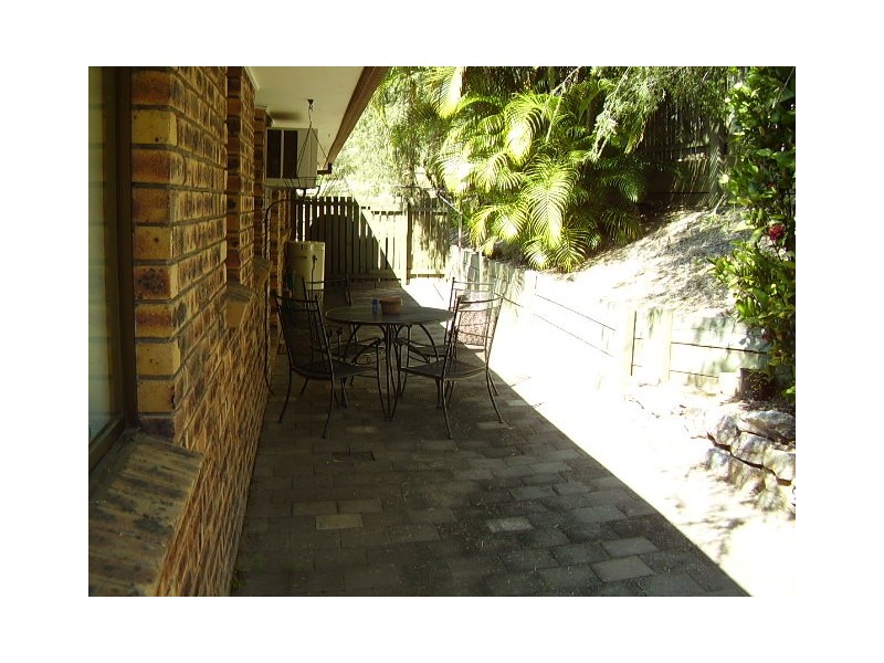 1/8  Sara st, Ashmore QLD 4214