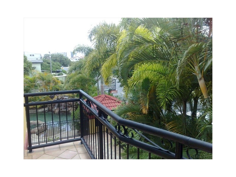 Labrador QLD 4215