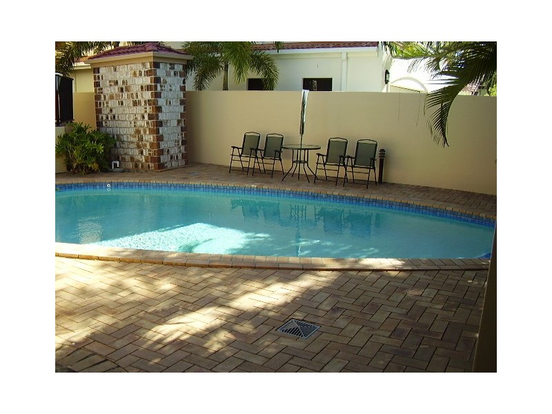 Chevron Island QLD 4217