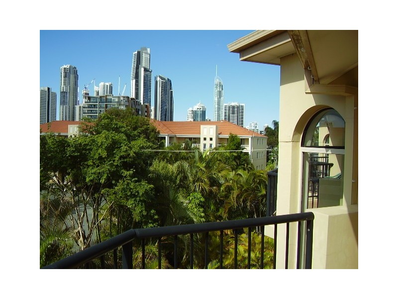 Chevron Island QLD 4217