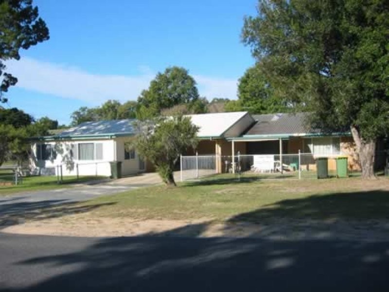 6 Ballow Street, Amity Point QLD 4183