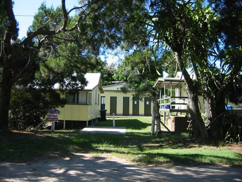 5 Ballow Street, Amity Point QLD 4183