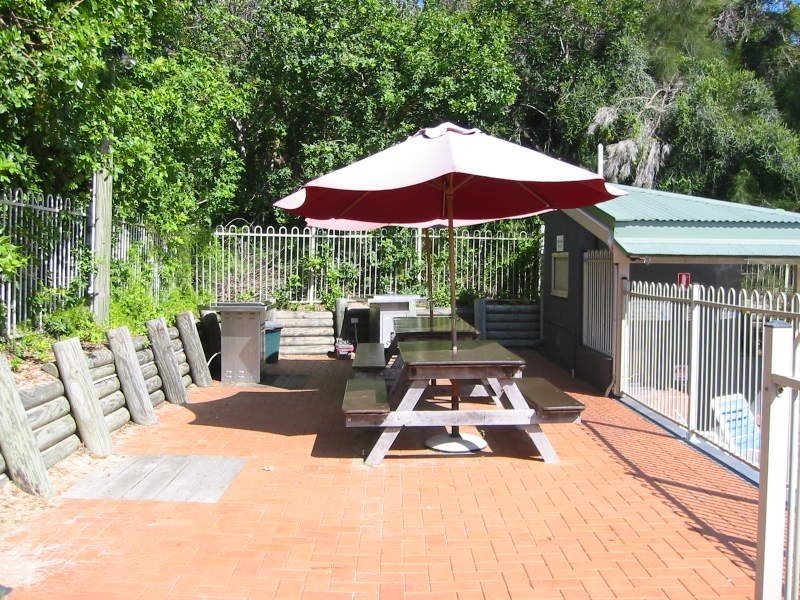 11 Samarinda Drive, Point Lookout QLD 4183