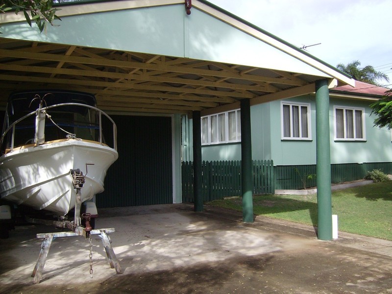 2 Gonzales, Amity Point QLD 4183