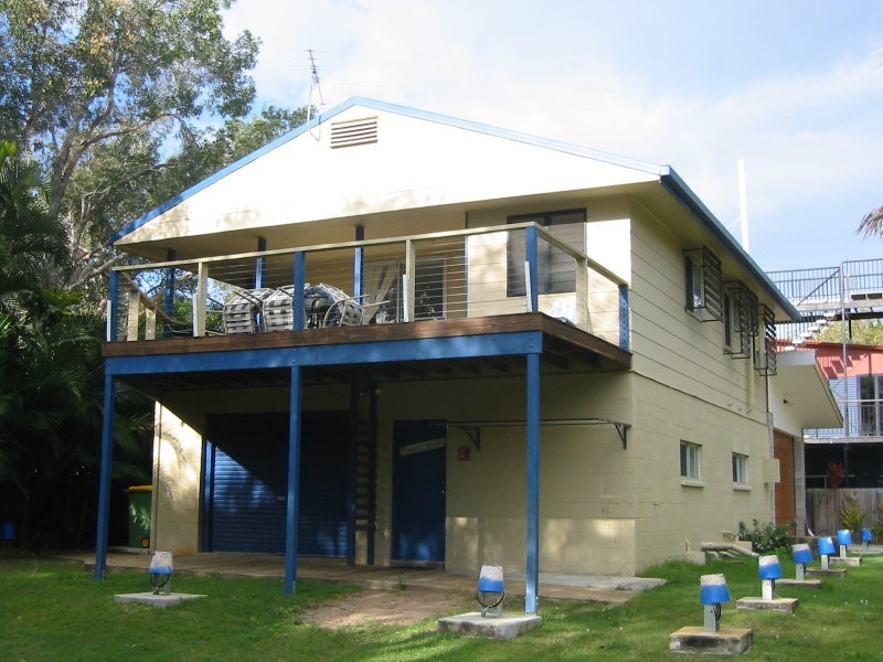 2 Millers Lane, Amity Point QLD 4183