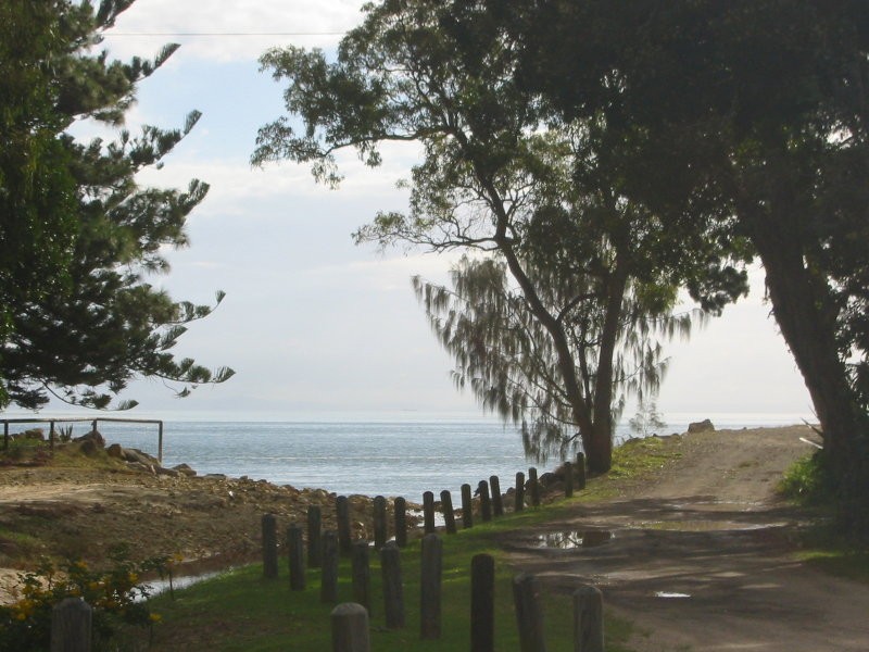 2 Millers Lane, Amity Point QLD 4183