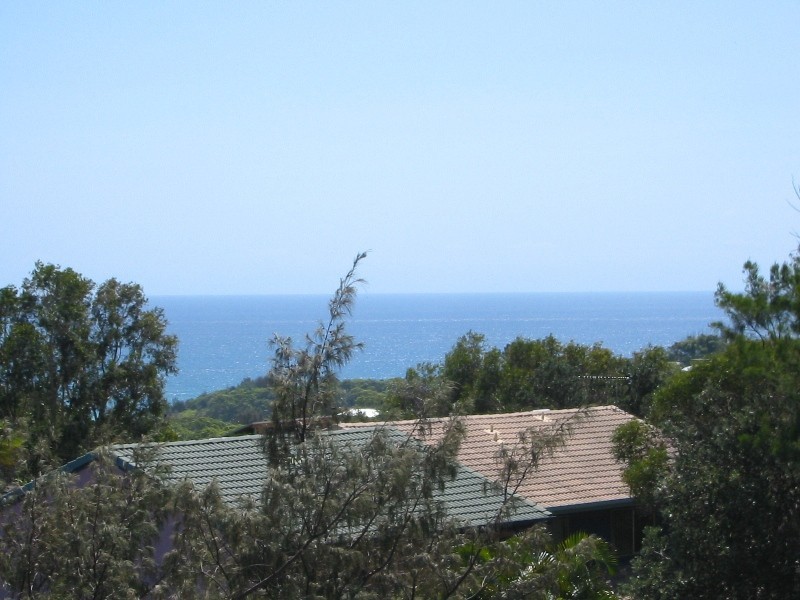 16 Cumming Parade, Point Lookout QLD 4183