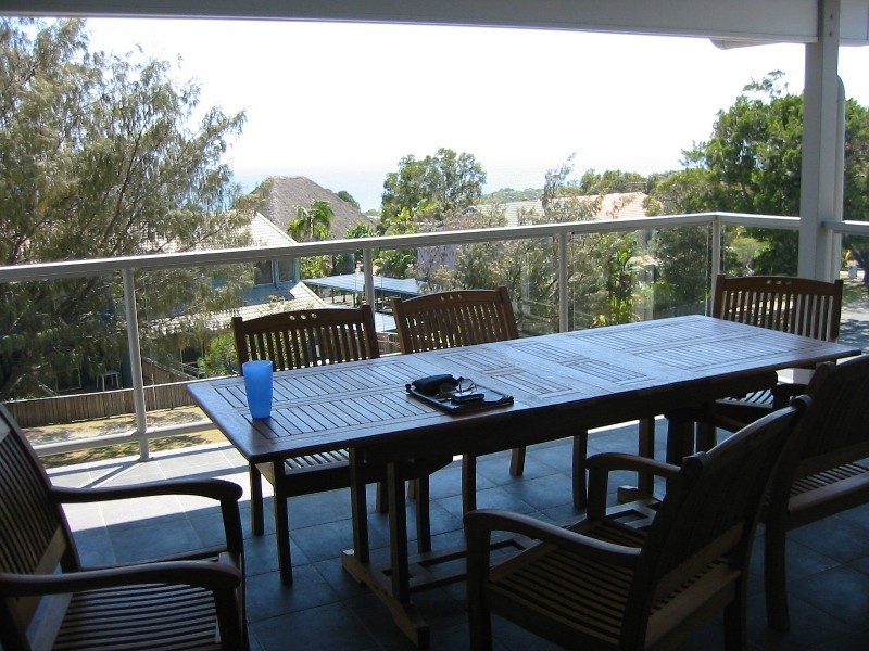 16 Cumming Parade, Point Lookout QLD 4183