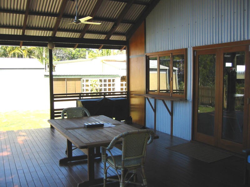 9 Cumberland Street, Amity Point QLD 4183