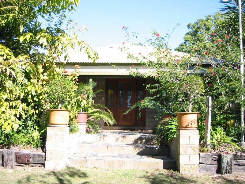 16 Cumberland, Amity Point QLD 4183