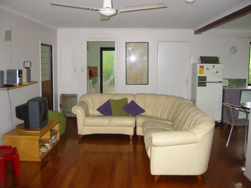 11 Billa Street, Point Lookout QLD 4183