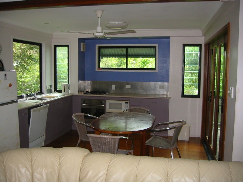 11 Billa Street, Point Lookout QLD 4183