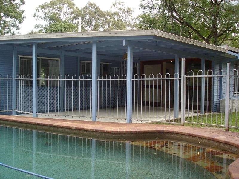 8A Rosewood  St, Bardon QLD 4065