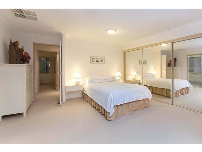 78 Orchard Tce, St Lucia QLD 4067