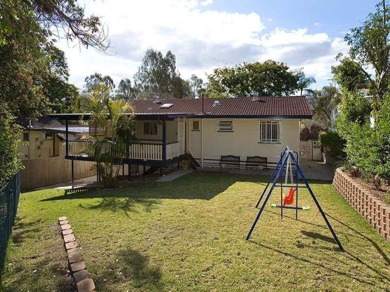52 Bromwich St, The Gap QLD 4061