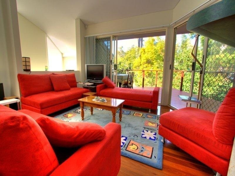 11 Gordon Rd, Bardon QLD 4065