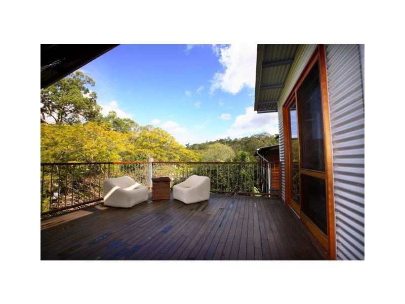 10 Vista Street, Bardon QLD 4065