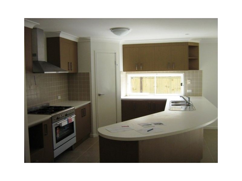 16 Brown Street, Moggill QLD 4070