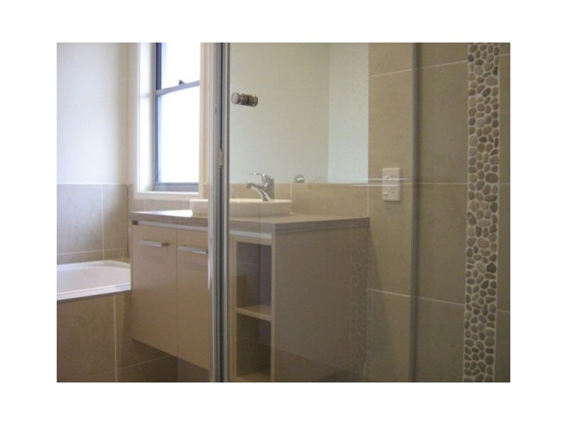 16 Brown Street, Moggill QLD 4070