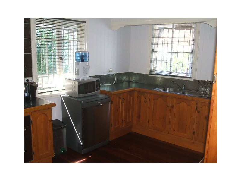 23 Bowman Parade, Bardon QLD 4065