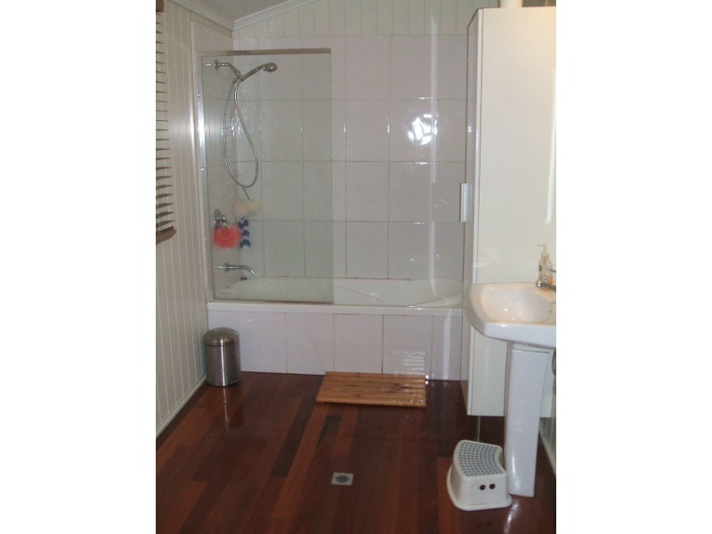 23 Bowman Parade, Bardon QLD 4065