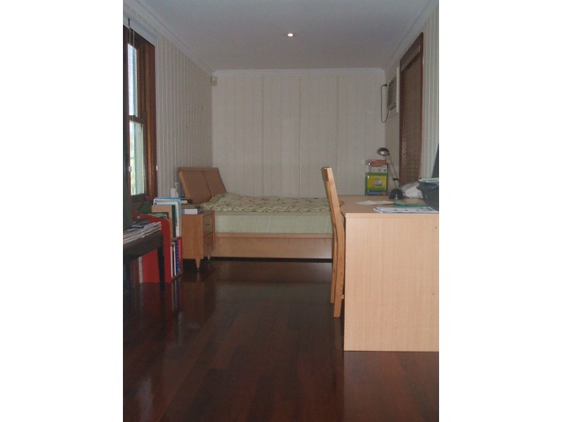 7 York Parade, Spring Hill QLD 4000