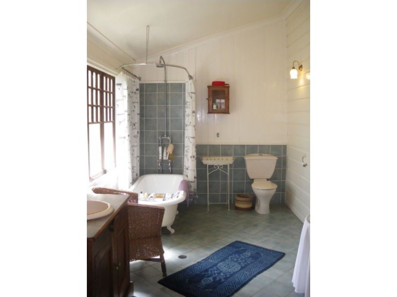 28 Arthur Terrace, Red Hill QLD 4059