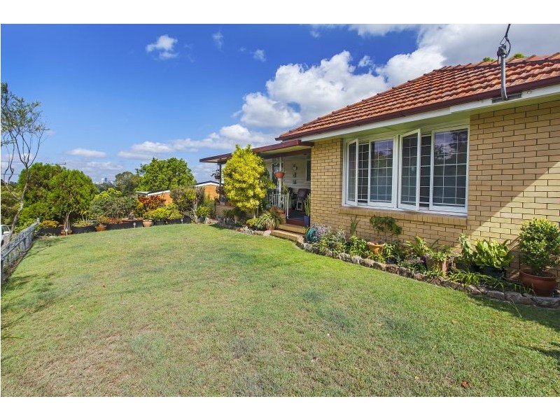 72 Outlook Crescent, Bardon QLD 4065